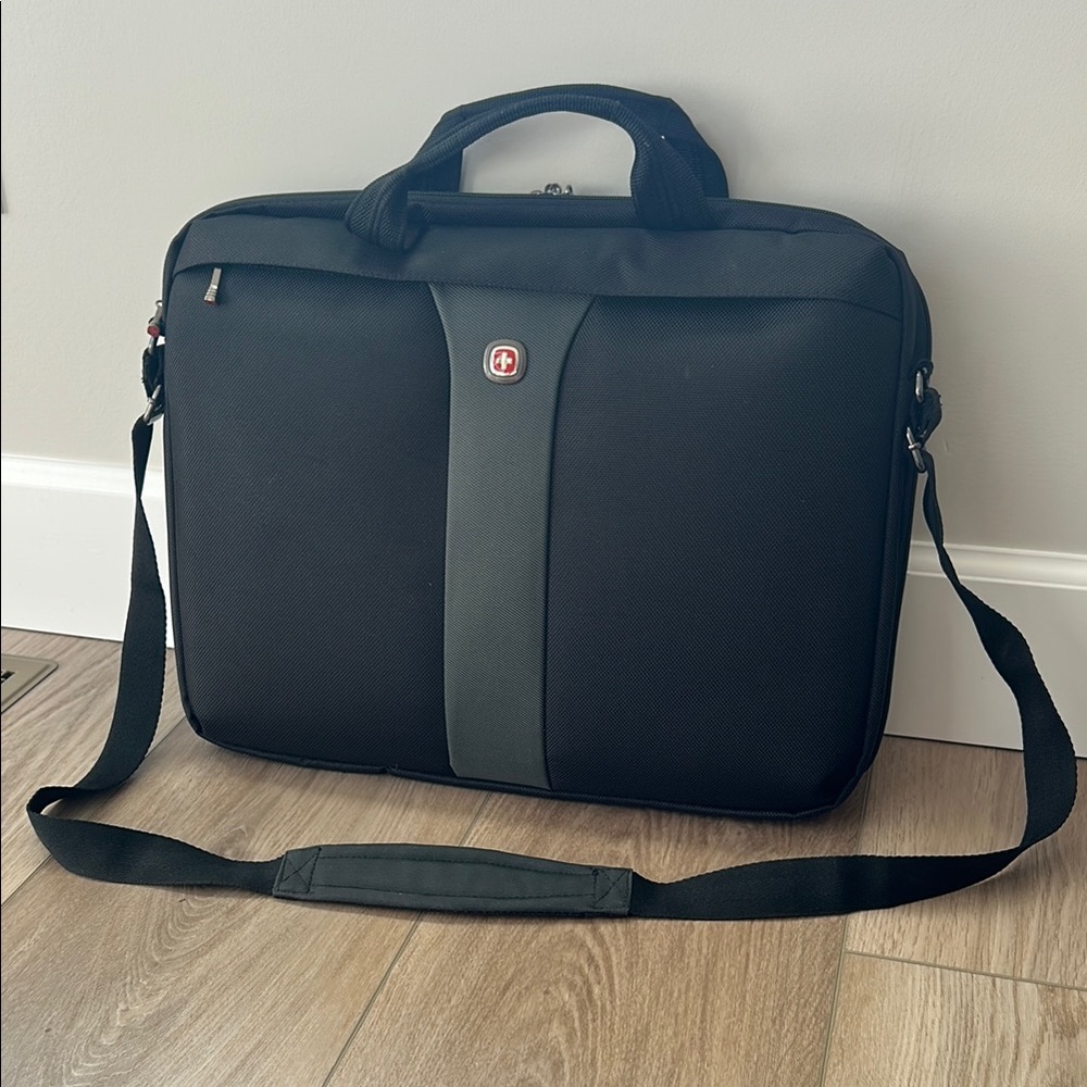 NWOT Swiss Gear Wenger Legacy 16" Laptop Briefcase